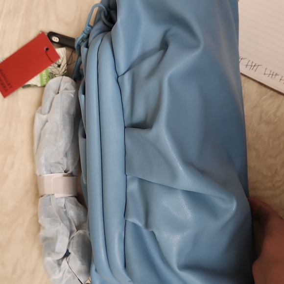 Badgley Mischka crossbody clutch - Picture 3 of 5